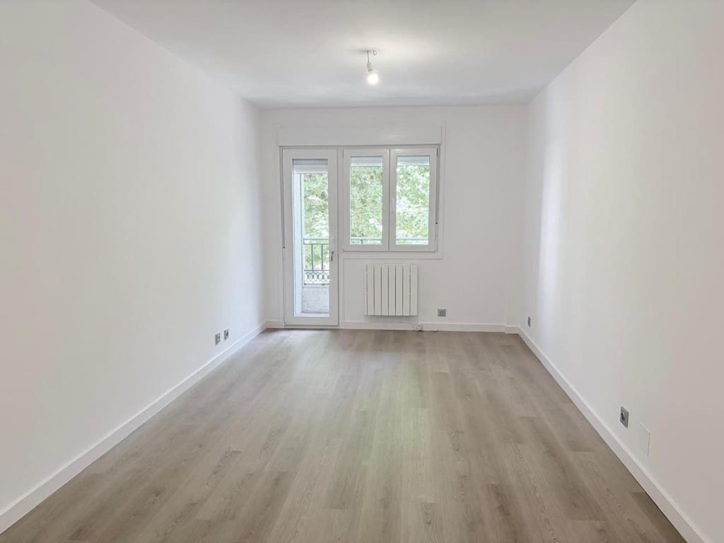 2 bedroom Apartment for sale in Vilagarcia de Arousa with garage - € 230,000 (Ref: 9915485)