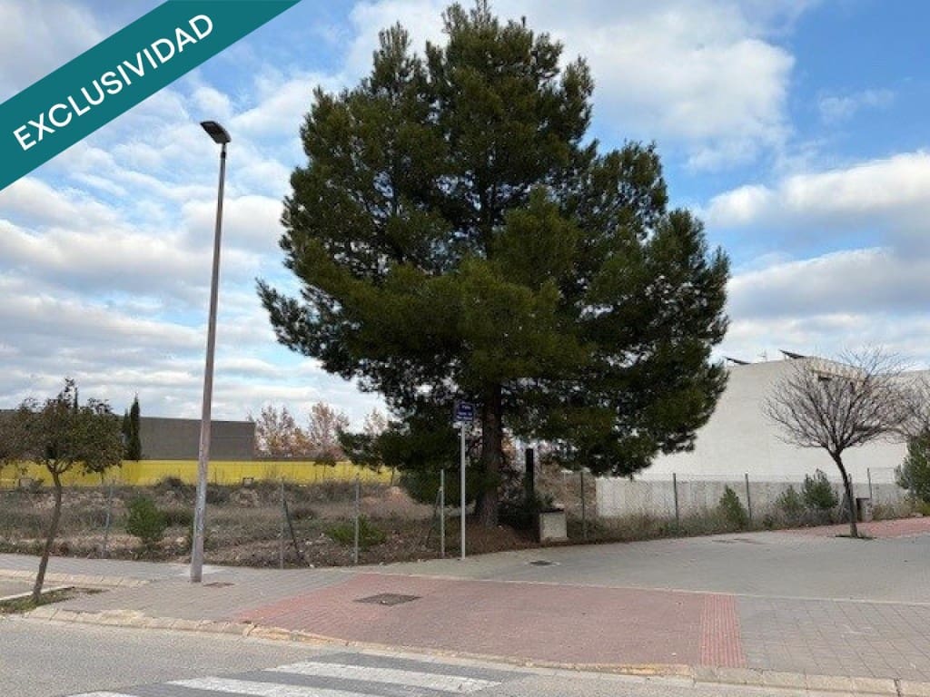 Terrain à Bâtir à vendre à Almansa - 64 000 € (Ref: 9915486)