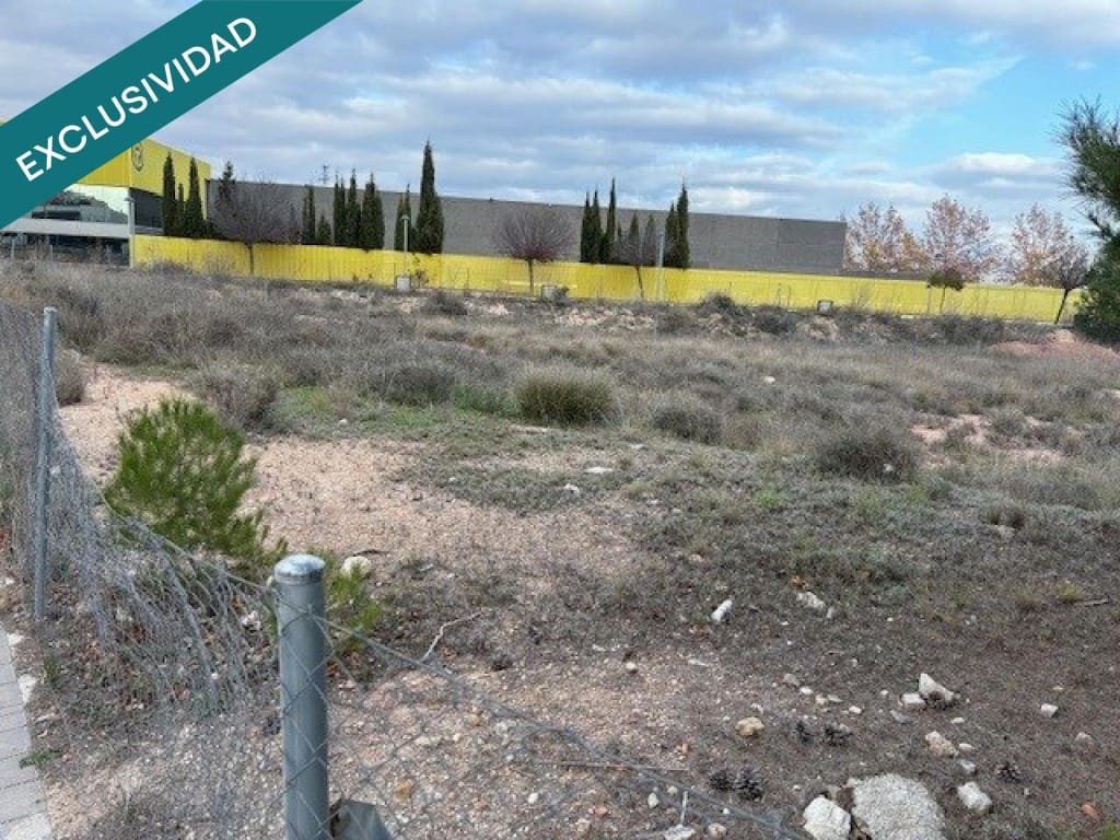 Terrain à Bâtir à vendre à Almansa - 64 000 € (Ref: 9915486)