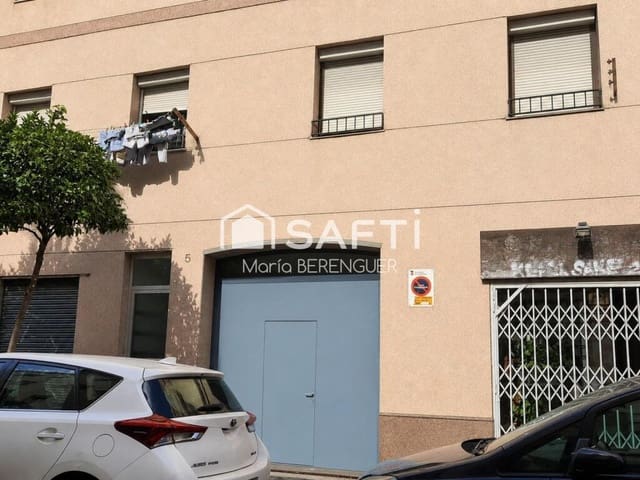 Comercial para venda em L'Hospitalet de Llobregat - 215 000 € (Ref: 9915487)