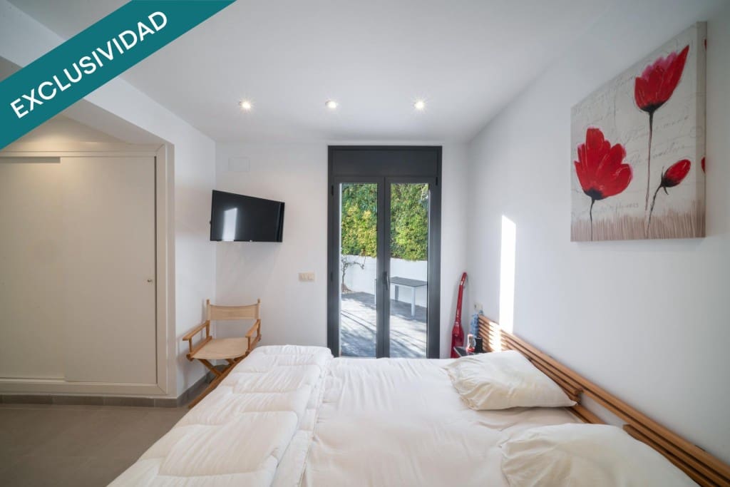4 slaapkamer Villa te koop in Empuriabrava met zwembad garage - € 695.000 (Ref: 9920101)