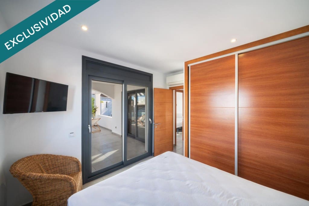 4 slaapkamer Villa te koop in Empuriabrava met zwembad garage - € 695.000 (Ref: 9920101)