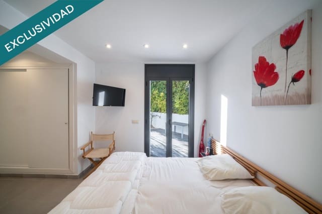 4 slaapkamer Villa te koop in Empuriabrava, Castelló d'Empúries met zwembad garage - € 695.000 (Ref: 9920101)