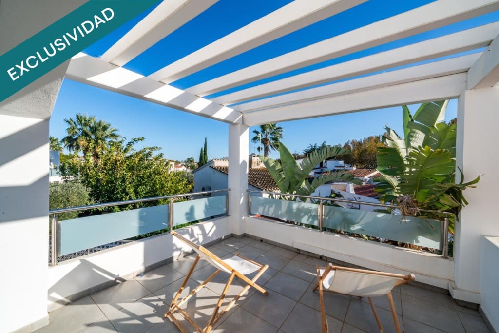 4 slaapkamer Villa te koop in Empuriabrava met zwembad garage - € 695.000 (Ref: 9920101)