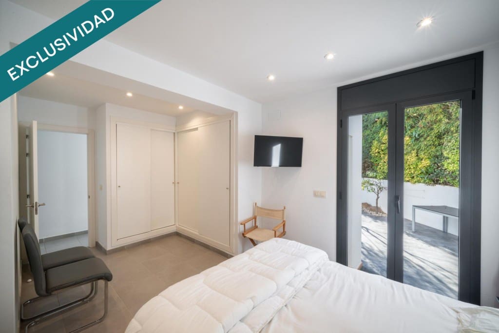 4 slaapkamer Villa te koop in Empuriabrava met zwembad garage - € 695.000 (Ref: 9920101)