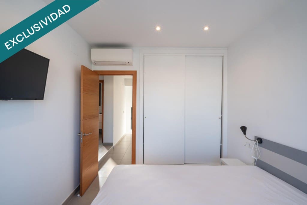 4 slaapkamer Villa te koop in Empuriabrava met zwembad garage - € 695.000 (Ref: 9920101)