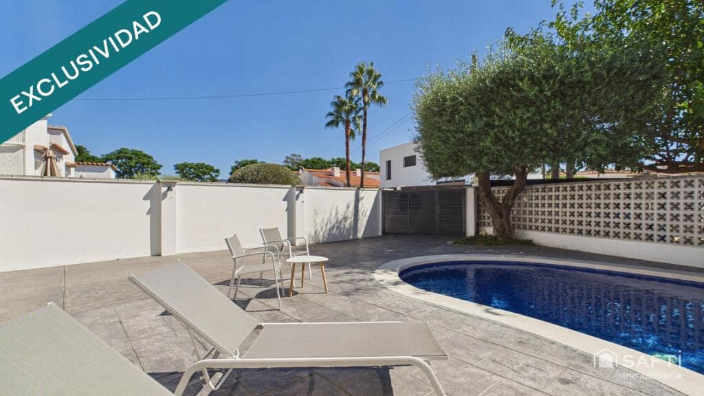 4 quarto Moradia para venda em Empuriabrava com piscina garagem - 599 000 € (Ref: 9920101)