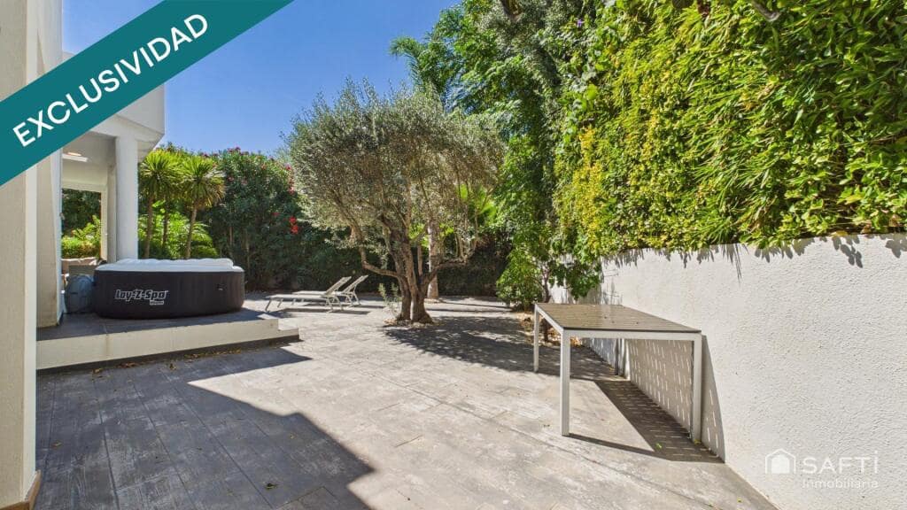 4 quarto Moradia para venda em Empuriabrava com piscina garagem - 599 000 € (Ref: 9920101)