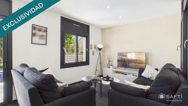 4 sypialnia Willa na sprzedaż w Empuriabrava, Castelló d'Empúries z basenem garażem - 599 000 € (Ref: 9920101)