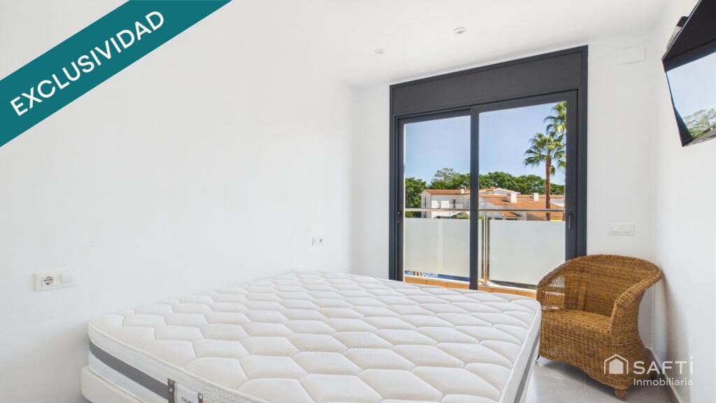 4 quarto Moradia para venda em Empuriabrava com piscina garagem - 599 000 € (Ref: 9920101)
