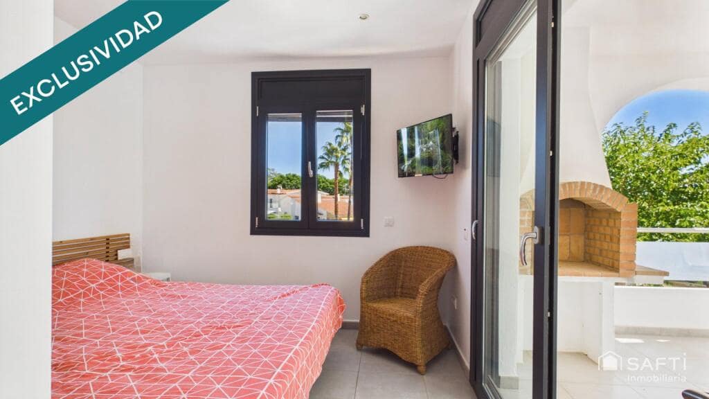 4 quarto Moradia para venda em Empuriabrava com piscina garagem - 599 000 € (Ref: 9920101)