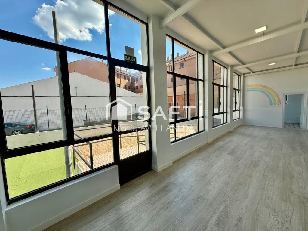 Kaupallinen vuokrattavana paikassa San Andres del Rabanedo - 1 500 € (Ref: 9920102)