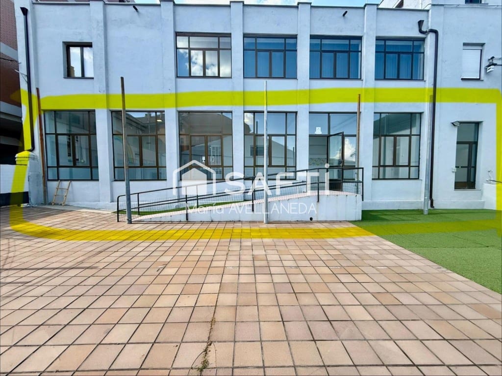 Kaupallinen vuokrattavana paikassa San Andres del Rabanedo - 1 500 € (Ref: 9920102)