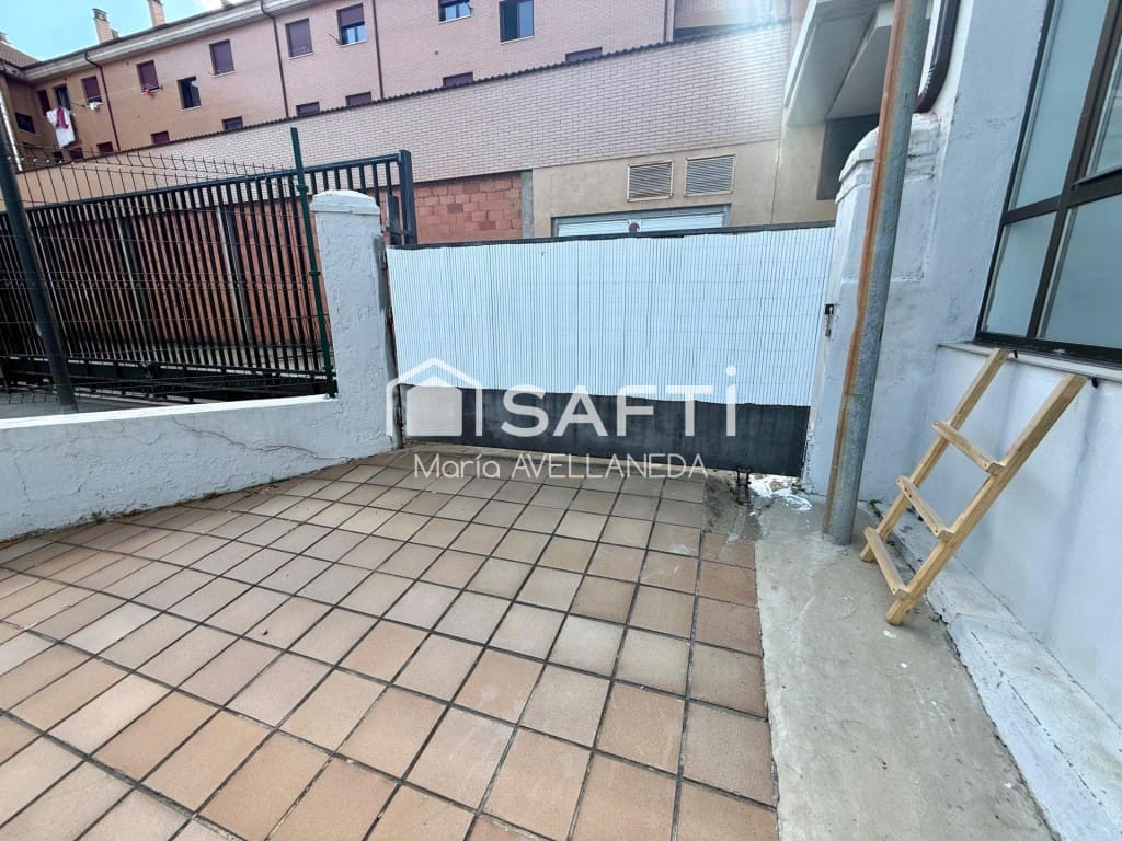 Kaupallinen vuokrattavana paikassa San Andres del Rabanedo - 1 500 € (Ref: 9920103)