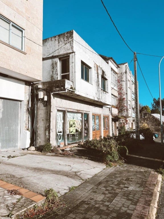 Office for sale in Sanxenxo - € 149,000 (Ref: 9920105)