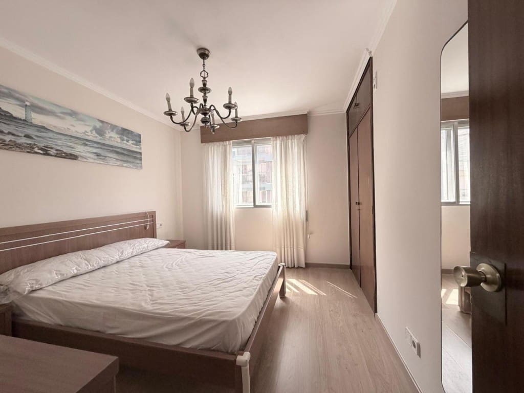 4 bedroom Apartment for sale in Vigo with garage - € 265,000 (Ref: 9920106)