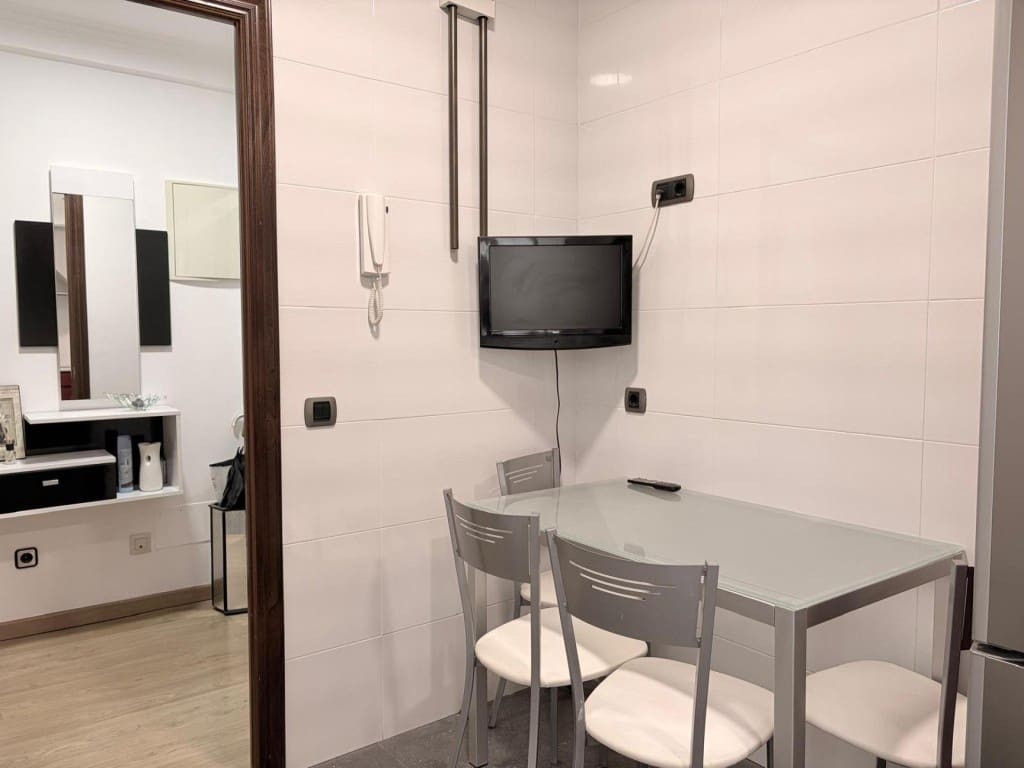4 bedroom Apartment for sale in Vigo with garage - € 265,000 (Ref: 9920106)