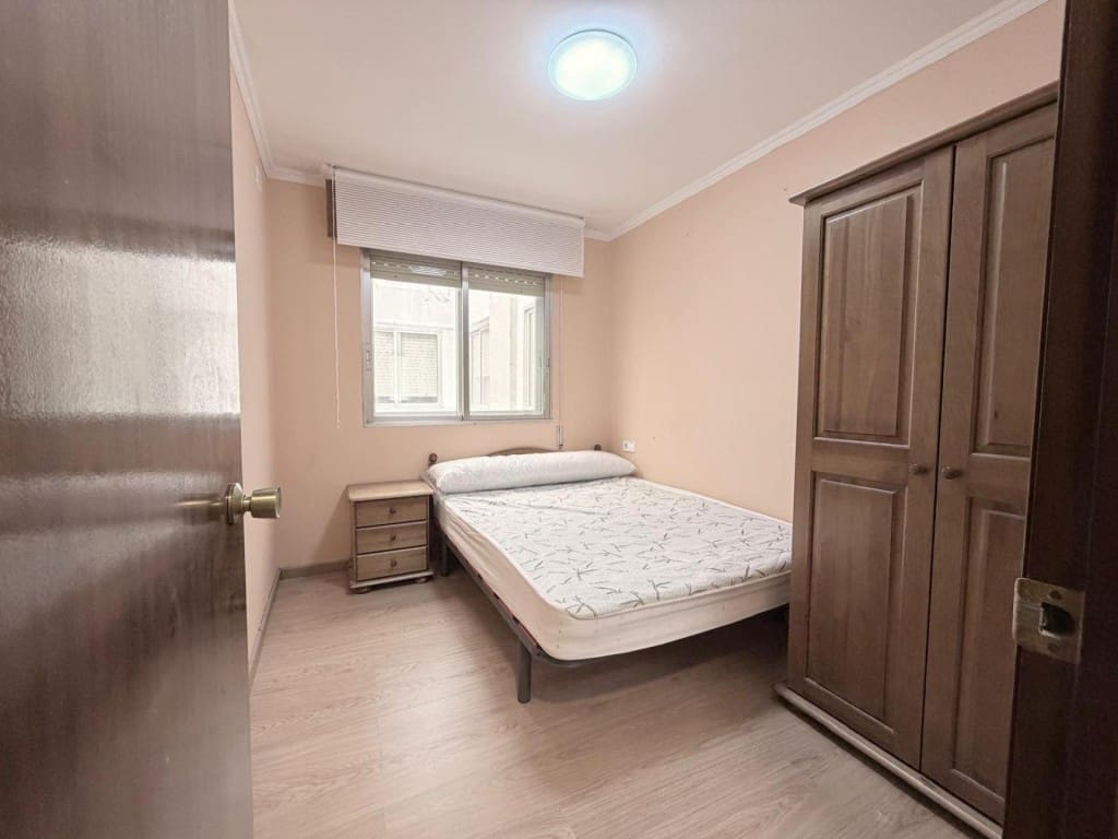 4 bedroom Apartment for sale in Vigo with garage - € 265,000 (Ref: 9920106)