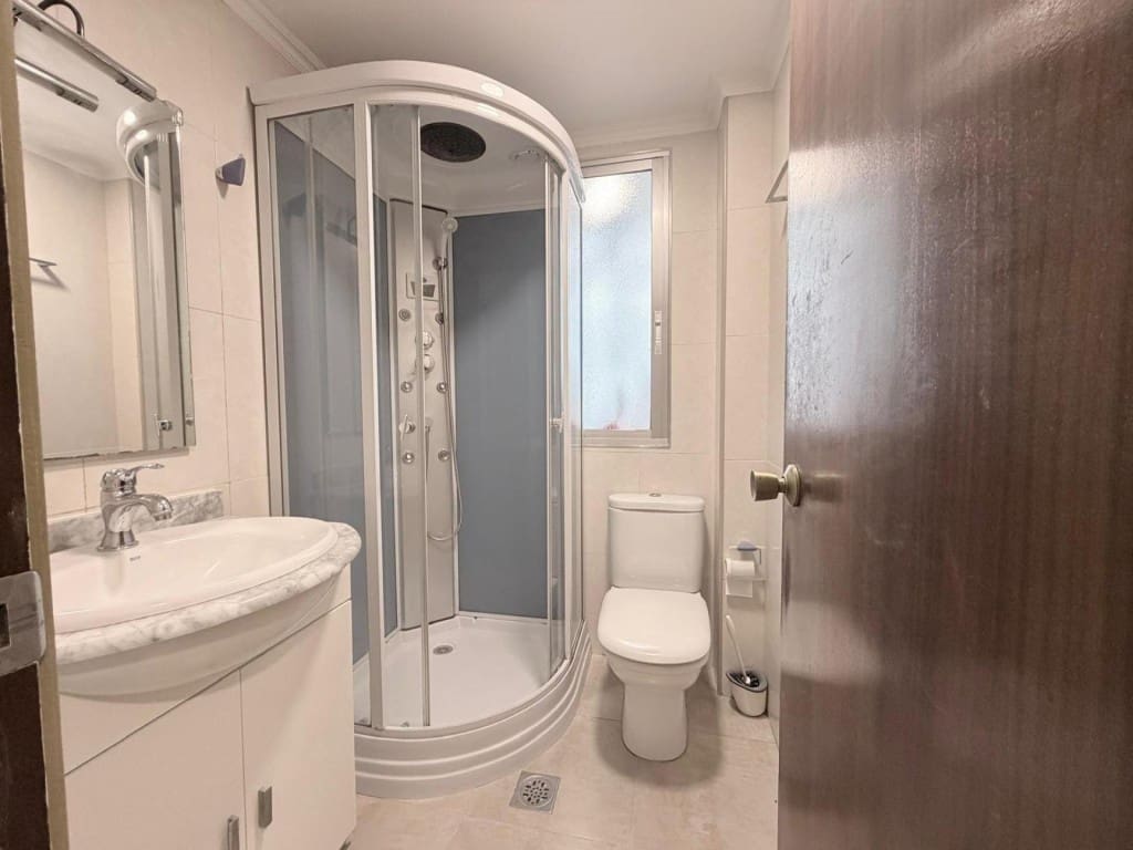 4 bedroom Apartment for sale in Vigo with garage - € 265,000 (Ref: 9920106)