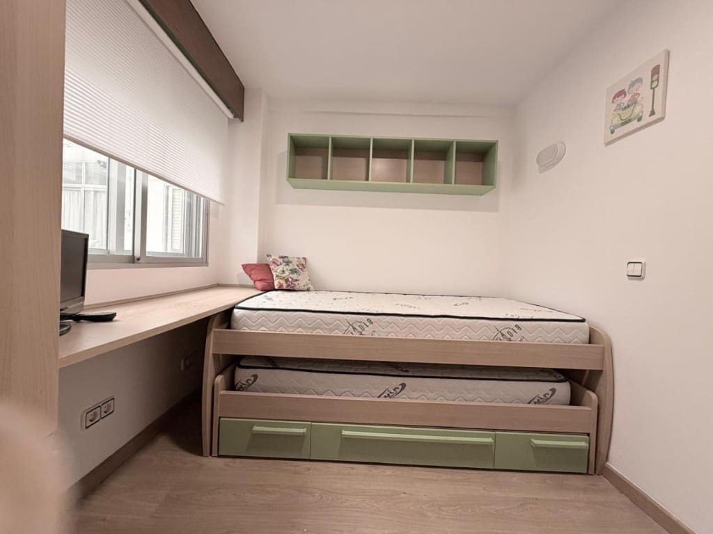 4 bedroom Apartment for sale in Vigo with garage - € 265,000 (Ref: 9920106)