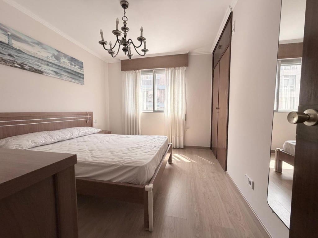 4 bedroom Apartment for sale in Vigo with garage - € 265,000 (Ref: 9920106)