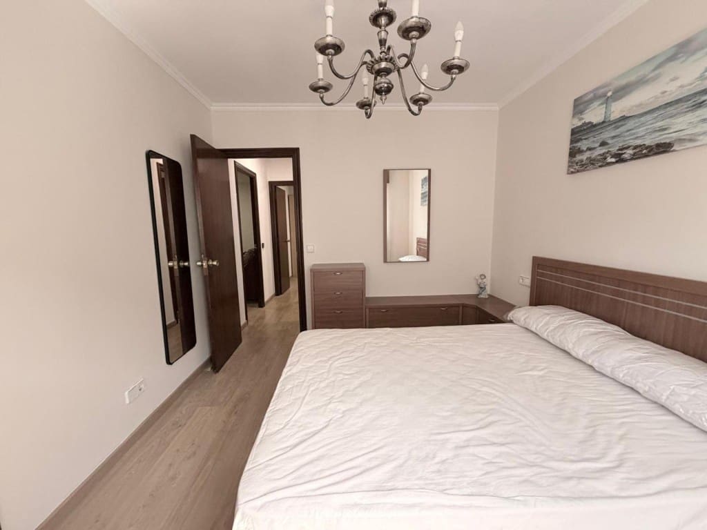 4 bedroom Apartment for sale in Vigo with garage - € 265,000 (Ref: 9920106)