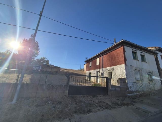 3 bedroom Finca/Country House for sale in Garrafe de Torío - € 75,000 (Ref: 9920107)