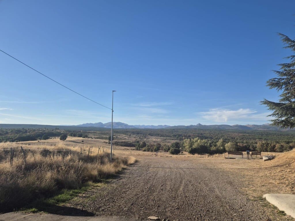 3 bedroom Finca/Country House for sale in Garrafe de Torio - € 75,000 (Ref: 9920107)