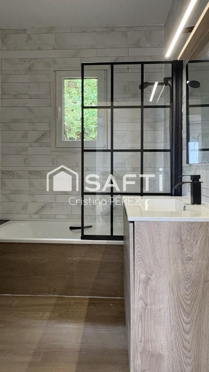 2 slaapkamer Villa te koop in Vidreres met garage - € 240.000 (Ref: 9921931)