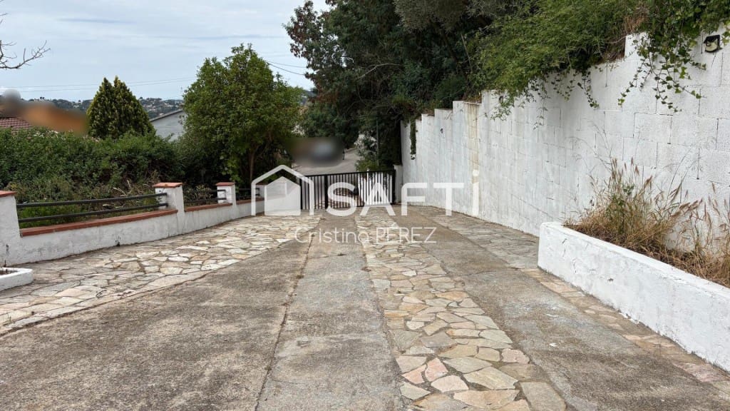 2 slaapkamer Villa te koop in Vidreres met garage - € 240.000 (Ref: 9921931)