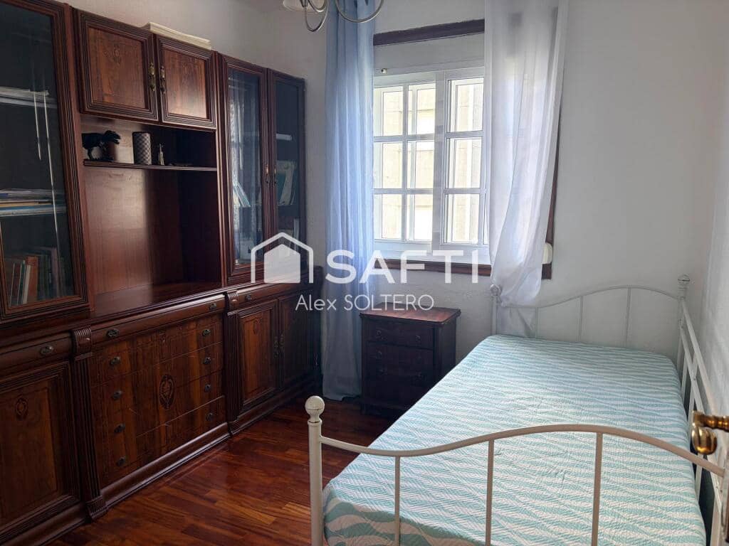 3 bedroom Apartment for sale in Vigo - € 165,000 (Ref: 9921935)
