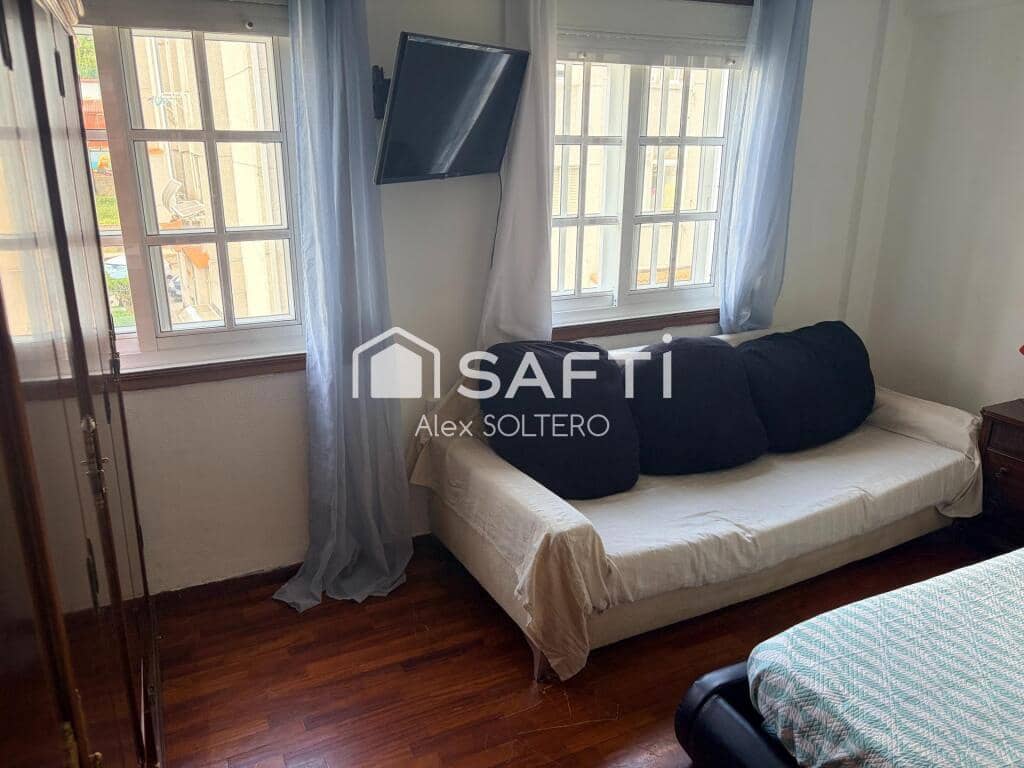 3 bedroom Apartment for sale in Vigo - € 165,000 (Ref: 9921935)