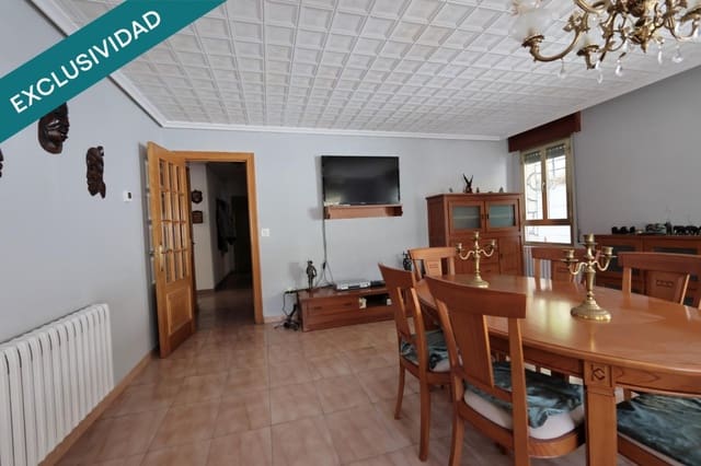 5 bedroom Villa for sale in Toreno - € 190,000 (Ref: 9921937)