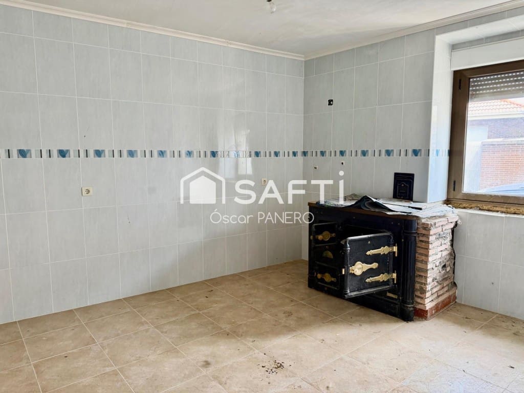 4 quarto Moradia para venda em Villarejo de Orbigo com garagem - 45 000 € (Ref: 9921938)