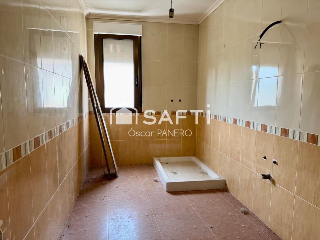 4 quarto Moradia para venda em Villarejo de Orbigo com garagem - 45 000 € (Ref: 9921938)