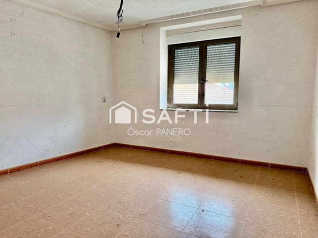 4 quarto Moradia para venda em Villarejo de Orbigo com garagem - 45 000 € (Ref: 9921938)