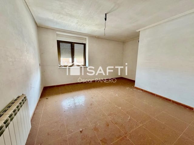 4 quarto Moradia para venda em Villarejo de Orbigo com garagem - 45 000 € (Ref: 9921938)