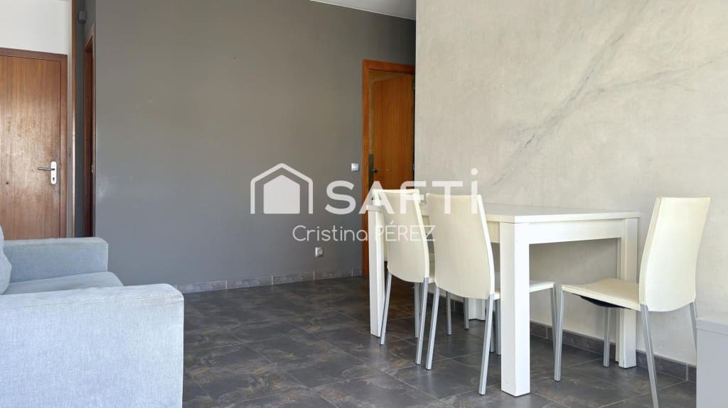 2 bedroom Apartment for sale in Blanes - € 145,000 (Ref: 9924305)