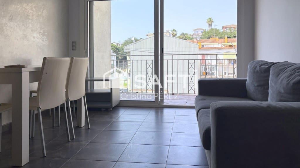 2 bedroom Apartment for sale in Blanes - € 145,000 (Ref: 9924305)
