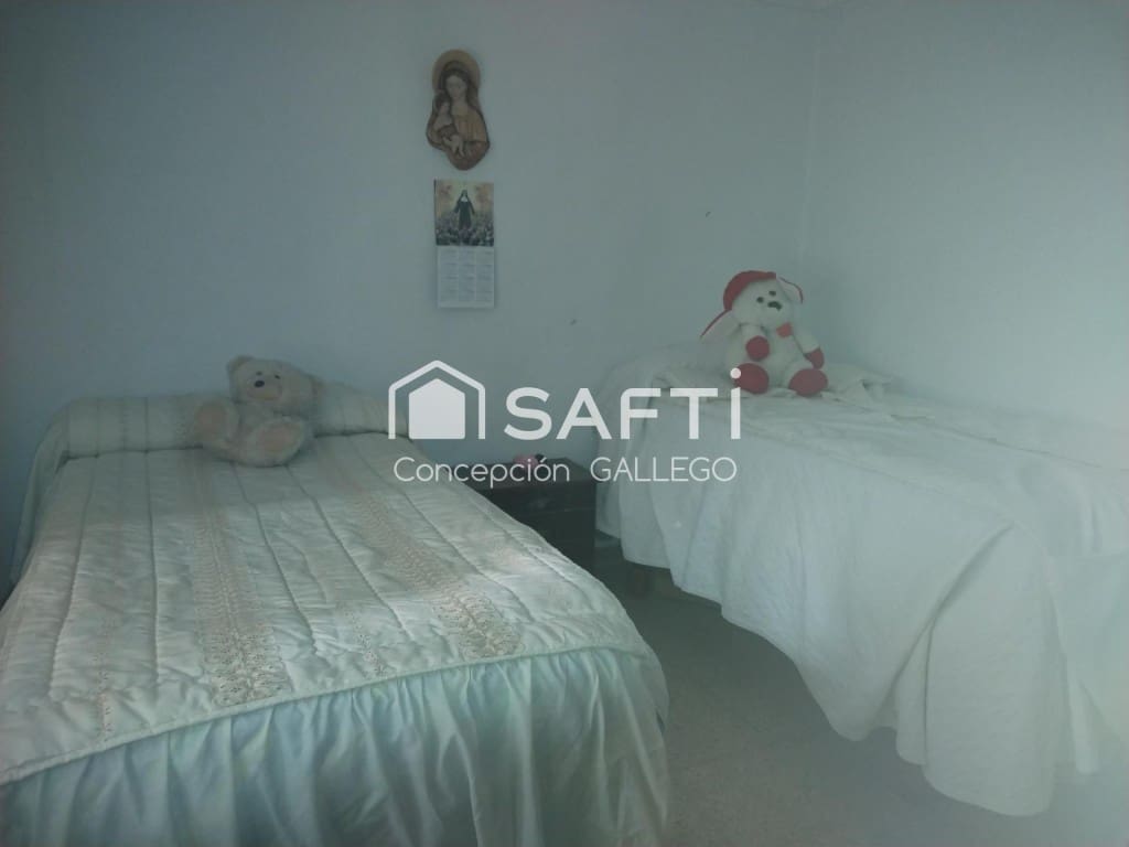4 bedroom Villa for sale in Alcazar de San Juan - € 69,000 (Ref: 9924306)