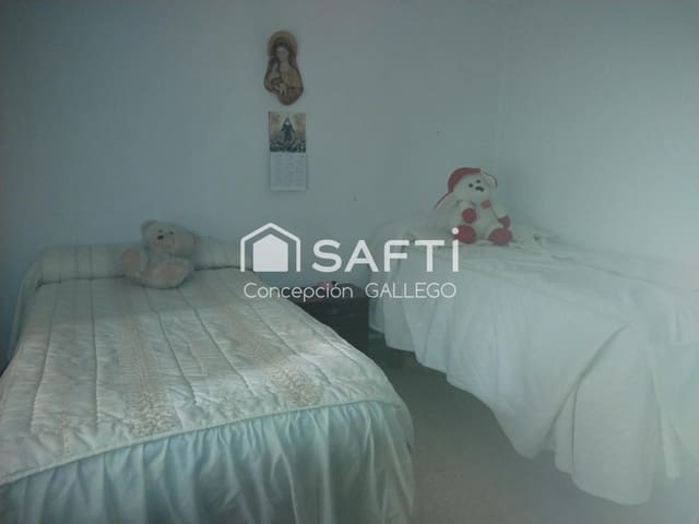 4 bedroom Villa for sale in Alcázar de San Juan - € 69,000 (Ref: 9924306)