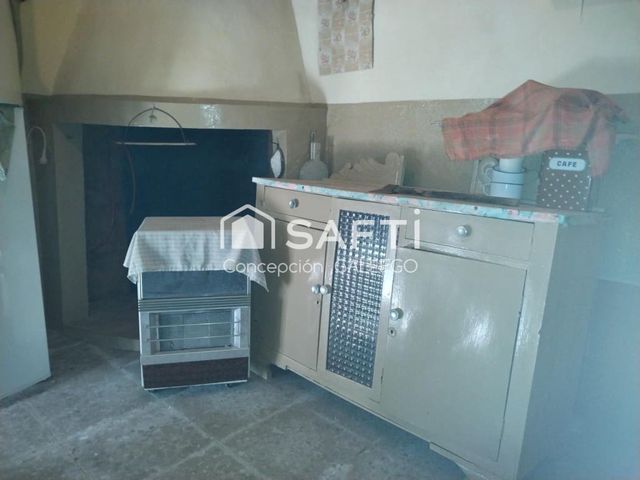 4 bedroom Terraced Villa for sale in Alcázar de San Juan with garage - € 69,000 (Ref: 9924306)