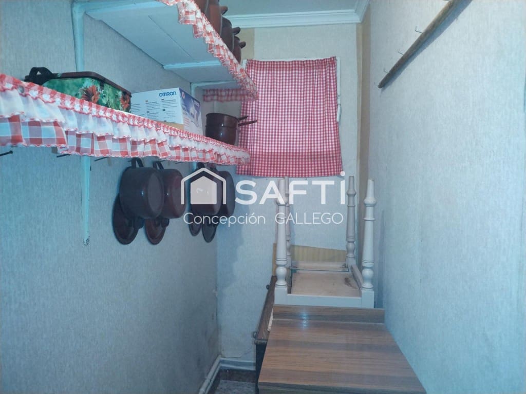 4 bedroom Villa for sale in Alcazar de San Juan - € 69,000 (Ref: 9924306)