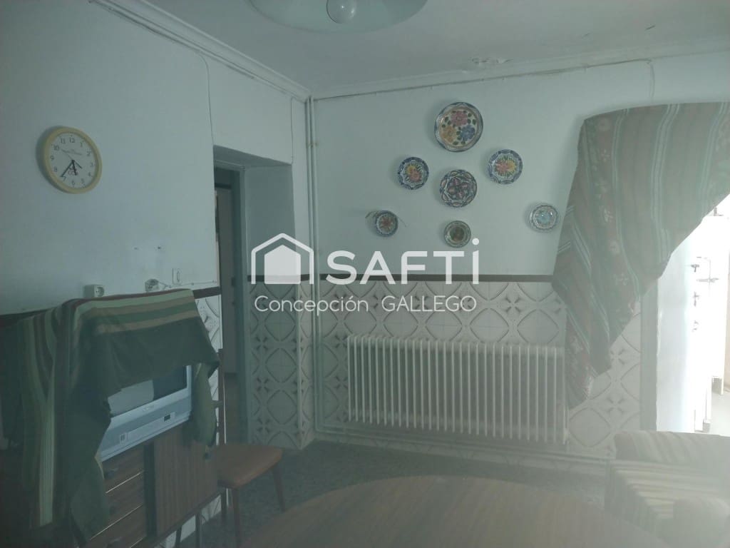 4 bedroom Villa for sale in Alcazar de San Juan - € 69,000 (Ref: 9924306)