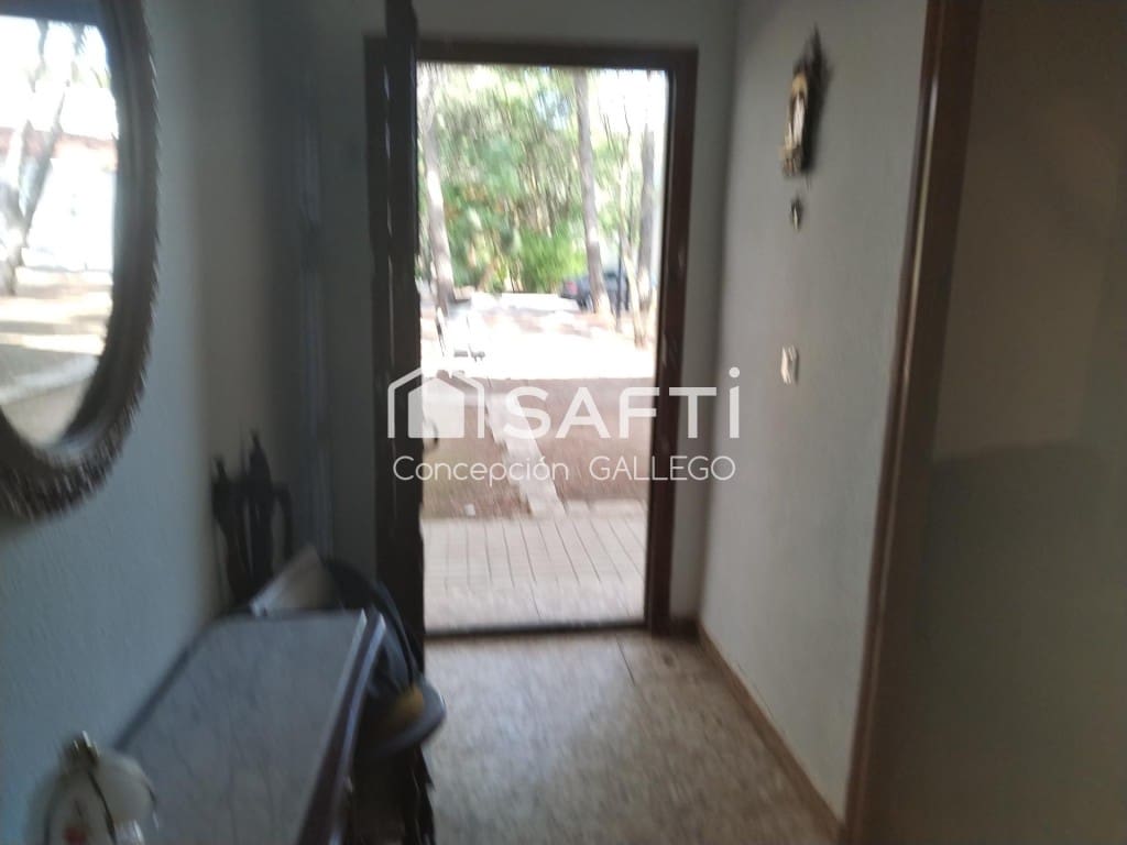 4 bedroom Villa for sale in Alcazar de San Juan - € 69,000 (Ref: 9924306)