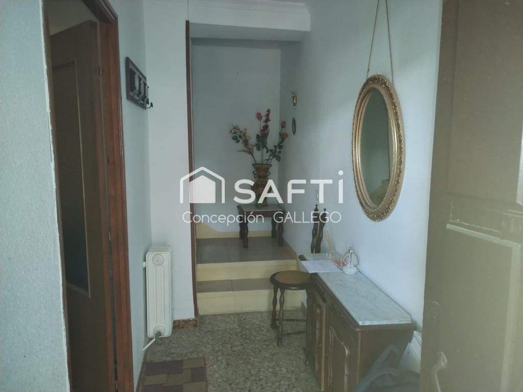 4 bedroom Villa for sale in Alcazar de San Juan - € 69,000 (Ref: 9924306)