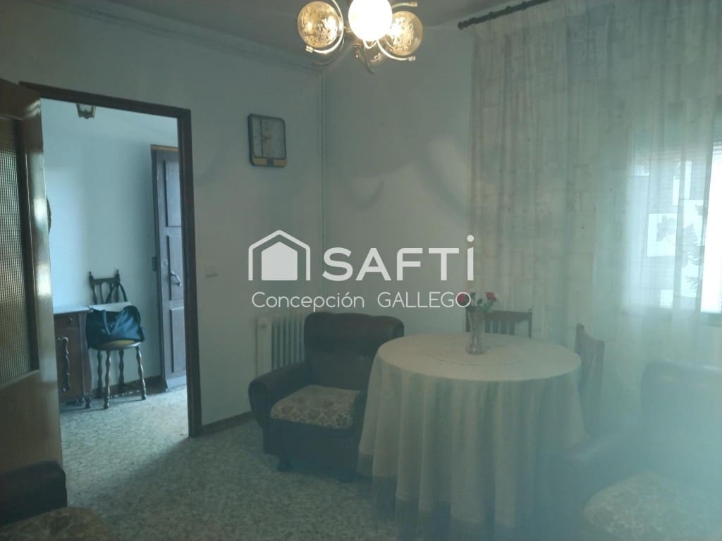 4 bedroom Villa for sale in Alcazar de San Juan - € 69,000 (Ref: 9924306)