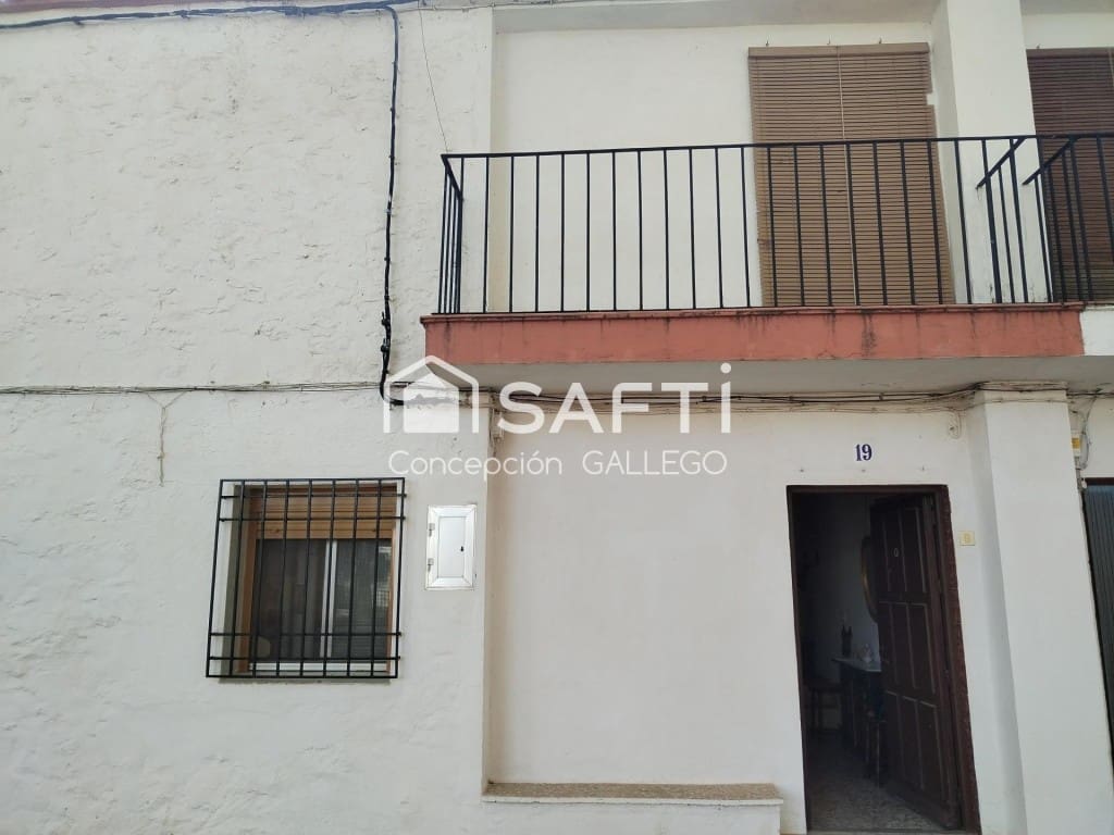 4 bedroom Villa for sale in Alcazar de San Juan - € 69,000 (Ref: 9924306)