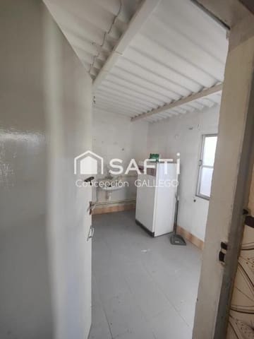 4 bedroom Terraced Villa for sale in Alcázar de San Juan with garage - € 69,000 (Ref: 9924306)