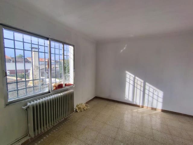 4 slaapkamer Rijtjeshuis te koop in Alcázar de San Juan met garage - € 69.000 (Ref: 9924306)